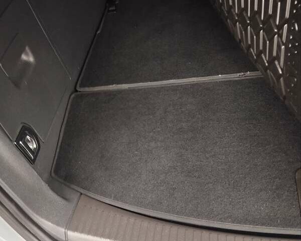 Серый Фольксваген Туран, объемом двигателя 1.6 л и пробегом 254 тыс. км за 7650 $, фото 48 на Automoto.ua