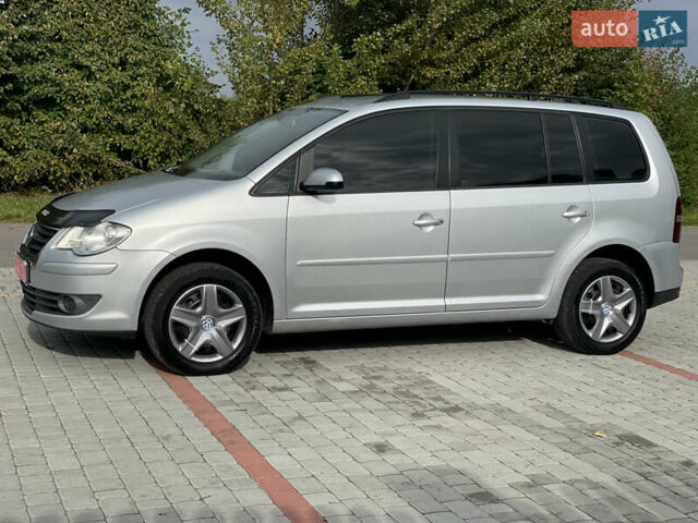 Серый Фольксваген Туран, объемом двигателя 1.9 л и пробегом 263 тыс. км за 7400 $, фото 12 на Automoto.ua