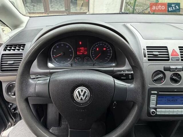 Серый Фольксваген Туран, объемом двигателя 1.6 л и пробегом 251 тыс. км за 6950 $, фото 30 на Automoto.ua