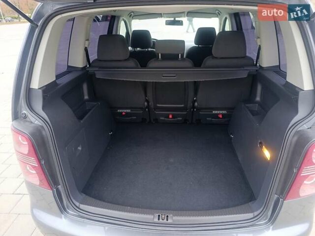 Серый Фольксваген Туран, объемом двигателя 1.6 л и пробегом 224 тыс. км за 7300 $, фото 15 на Automoto.ua