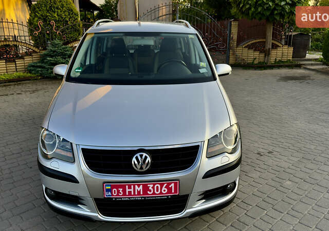 Сірий Фольксваген Туран, об'ємом двигуна 1.6 л та пробігом 218 тис. км за 8400 $, фото 2 на Automoto.ua