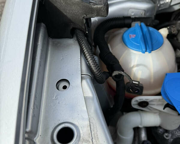 Серый Фольксваген Туран, объемом двигателя 1.6 л и пробегом 199 тыс. км за 7699 $, фото 52 на Automoto.ua