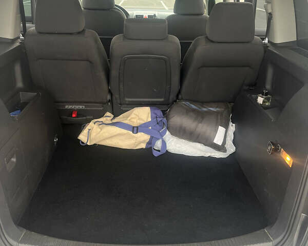 Серый Фольксваген Туран, объемом двигателя 1.39 л и пробегом 192 тыс. км за 6300 $, фото 8 на Automoto.ua