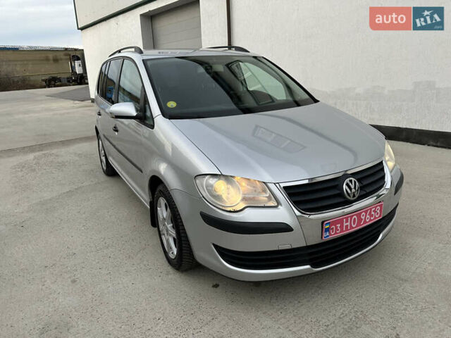 Серый Фольксваген Туран, объемом двигателя 1.6 л и пробегом 215 тыс. км за 6800 $, фото 18 на Automoto.ua