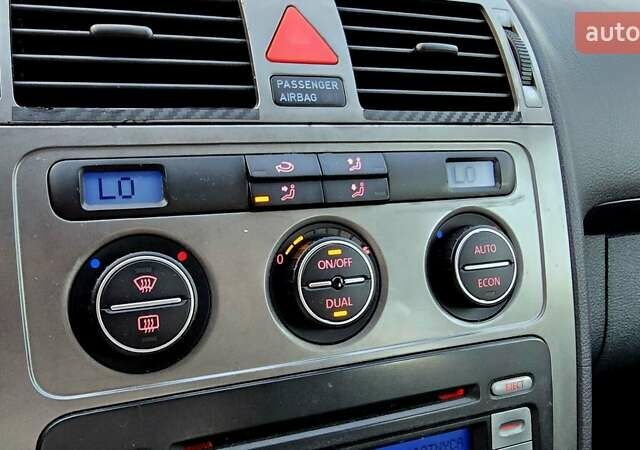 Сірий Фольксваген Туран, об'ємом двигуна 1.6 л та пробігом 225 тис. км за 7777 $, фото 31 на Automoto.ua