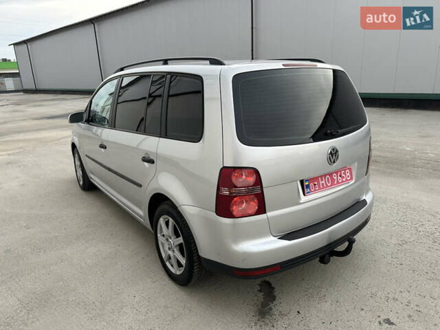 Серый Фольксваген Туран, объемом двигателя 1.6 л и пробегом 215 тыс. км за 6800 $, фото 8 на Automoto.ua