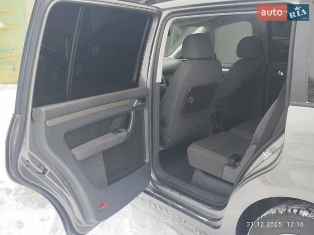 Сірий Фольксваген Туран, об'ємом двигуна 1.4 л та пробігом 300 тис. км за 6500 $, фото 21 на Automoto.ua