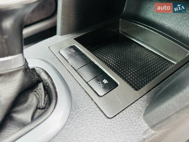 Серый Фольксваген Туран, объемом двигателя 2 л и пробегом 245 тыс. км за 7300 $, фото 31 на Automoto.ua