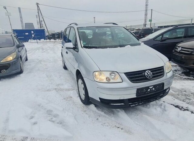 Серый Фольксваген Туран, объемом двигателя 0 л и пробегом 300 тыс. км за 3350 $, фото 2 на Automoto.ua