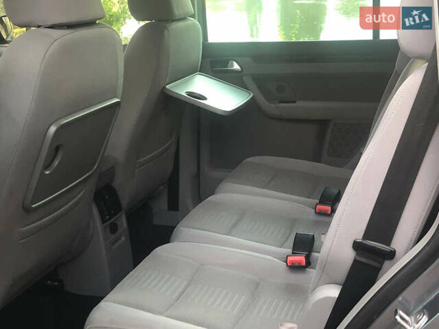 Сірий Фольксваген Туран, об'ємом двигуна 2 л та пробігом 254 тис. км за 7100 $, фото 30 на Automoto.ua