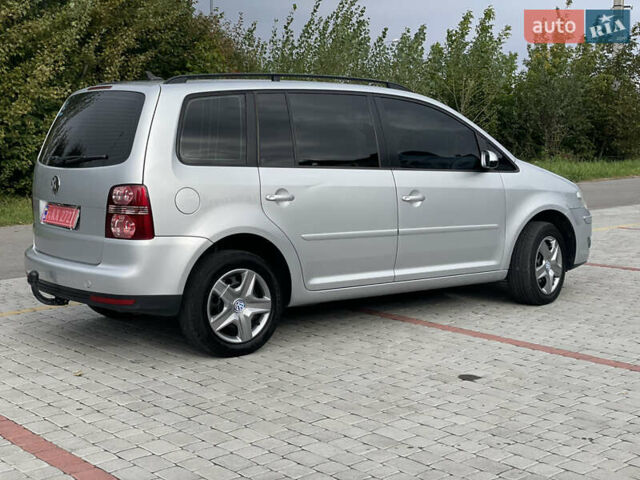 Серый Фольксваген Туран, объемом двигателя 1.9 л и пробегом 263 тыс. км за 7400 $, фото 17 на Automoto.ua