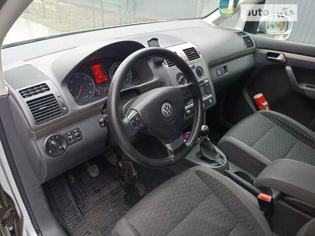 Сірий Фольксваген Туран, об'ємом двигуна 1.9 л та пробігом 361 тис. км за 6700 $, фото 7 на Automoto.ua