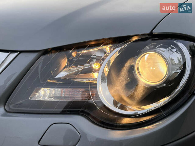 Сірий Фольксваген Туран, об'ємом двигуна 1.4 л та пробігом 48 тис. км за 8999 $, фото 28 на Automoto.ua