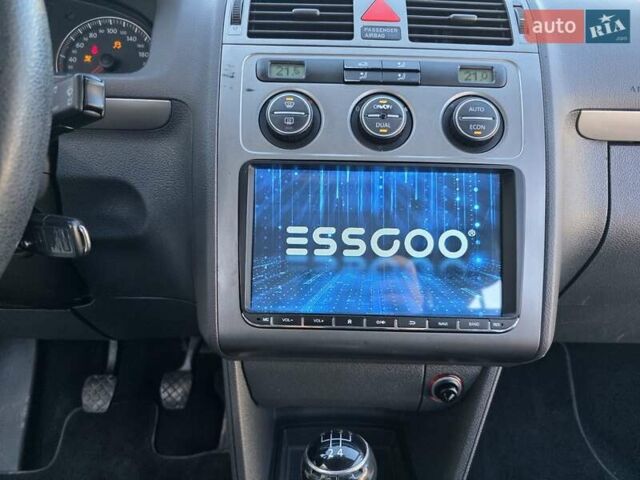 Серый Фольксваген Туран, объемом двигателя 1.6 л и пробегом 225 тыс. км за 6700 $, фото 43 на Automoto.ua