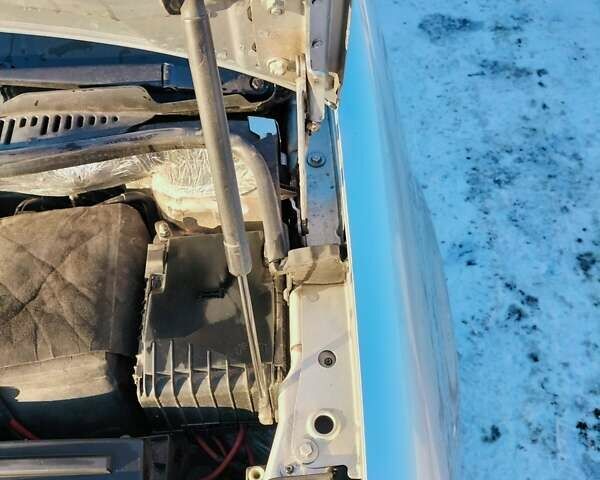 Серый Фольксваген Туран, объемом двигателя 1.4 л и пробегом 203 тыс. км за 7200 $, фото 3 на Automoto.ua