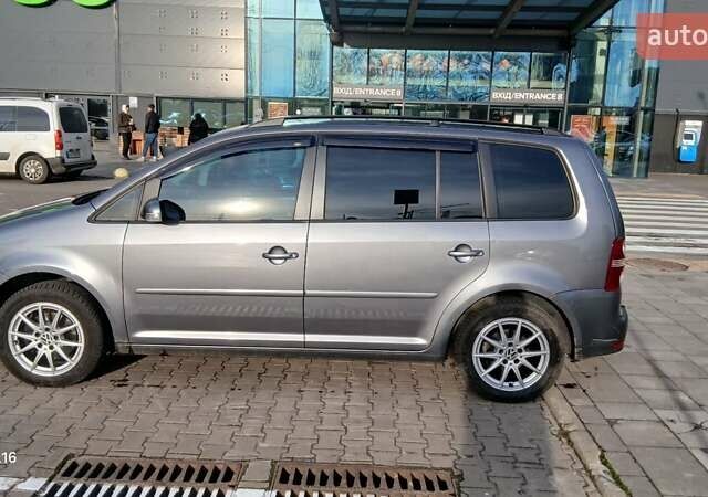 Серый Фольксваген Туран, объемом двигателя 1.4 л и пробегом 278 тыс. км за 6000 $, фото 5 на Automoto.ua