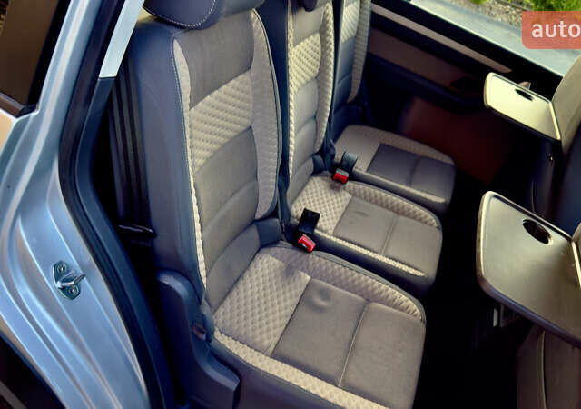 Сірий Фольксваген Туран, об'ємом двигуна 1.6 л та пробігом 218 тис. км за 8400 $, фото 45 на Automoto.ua