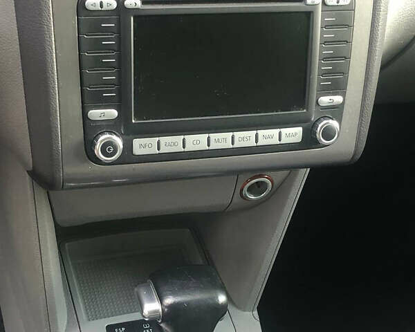 Сірий Фольксваген Туран, об'ємом двигуна 2 л та пробігом 254 тис. км за 6700 $, фото 29 на Automoto.ua