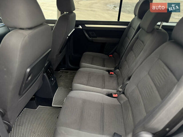 Сірий Фольксваген Туран, об'ємом двигуна 1.97 л та пробігом 370 тис. км за 6200 $, фото 18 на Automoto.ua