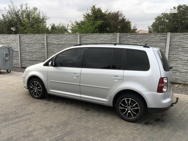 Сірий Фольксваген Туран, об'ємом двигуна 1.98 л та пробігом 360 тис. км за 5850 $, фото 8 на Automoto.ua