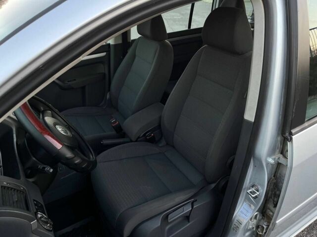 Серый Фольксваген Туран, объемом двигателя 0 л и пробегом 280 тыс. км за 2650 $, фото 10 на Automoto.ua