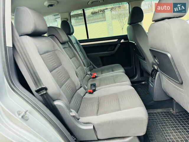 Серый Фольксваген Туран, объемом двигателя 2 л и пробегом 245 тыс. км за 7300 $, фото 24 на Automoto.ua