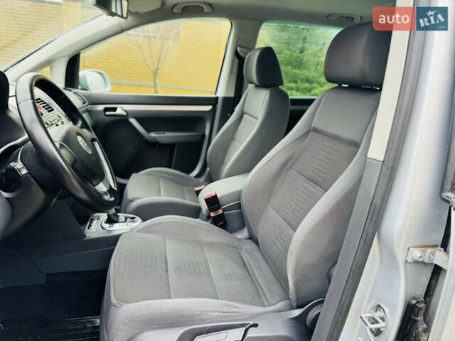 Серый Фольксваген Туран, объемом двигателя 2 л и пробегом 245 тыс. км за 7300 $, фото 17 на Automoto.ua