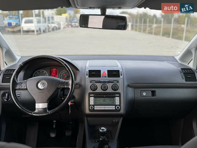 Серый Фольксваген Туран, объемом двигателя 1.4 л и пробегом 210 тыс. км за 5899 $, фото 66 на Automoto.ua