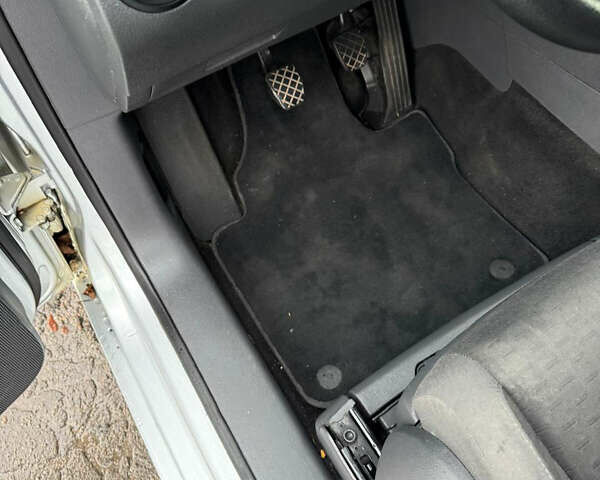 Сірий Фольксваген Туран, об'ємом двигуна 1.9 л та пробігом 226 тис. км за 7900 $, фото 9 на Automoto.ua