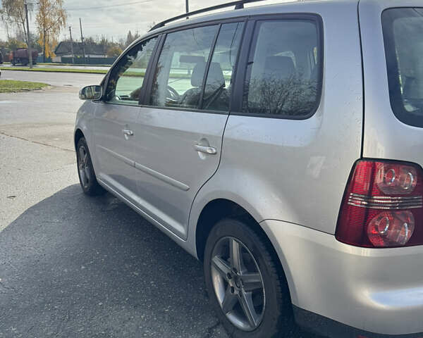 Серый Фольксваген Туран, объемом двигателя 1.6 л и пробегом 199 тыс. км за 7699 $, фото 9 на Automoto.ua