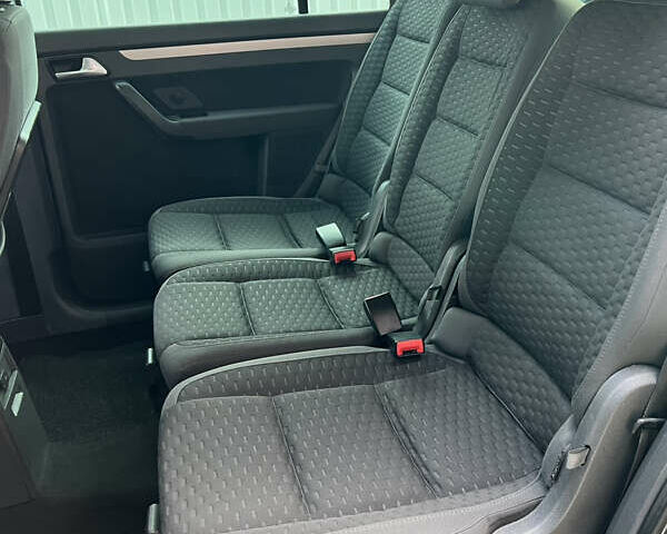 Серый Фольксваген Туран, объемом двигателя 1.6 л и пробегом 217 тыс. км за 8200 $, фото 53 на Automoto.ua