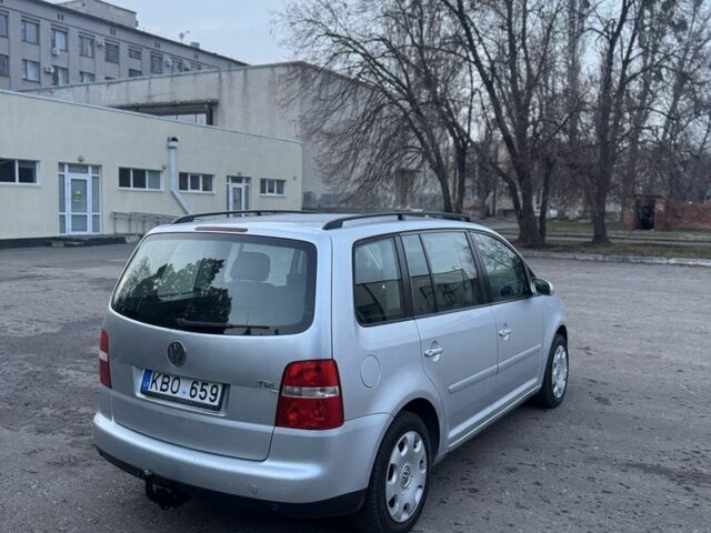 Серый Фольксваген Туран, объемом двигателя 1.9 л и пробегом 250 тыс. км за 3450 $, фото 5 на Automoto.ua