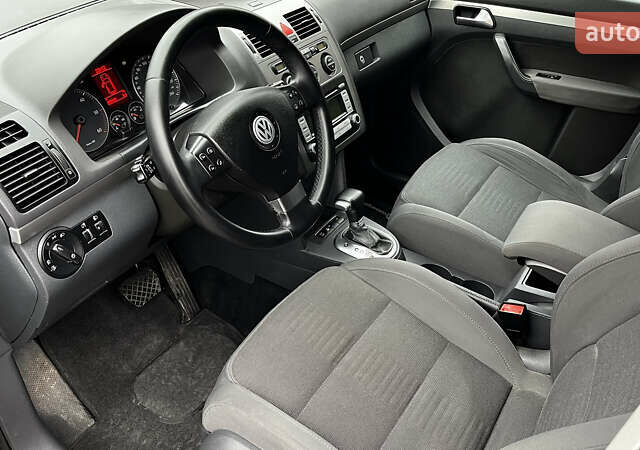 Сірий Фольксваген Туран, об'ємом двигуна 1.97 л та пробігом 302 тис. км за 8000 $, фото 8 на Automoto.ua