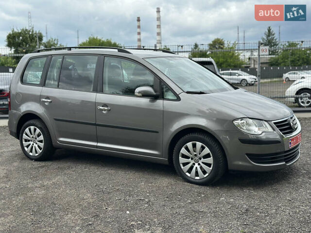 Серый Фольксваген Туран, объемом двигателя 1.4 л и пробегом 238 тыс. км за 6400 $, фото 9 на Automoto.ua