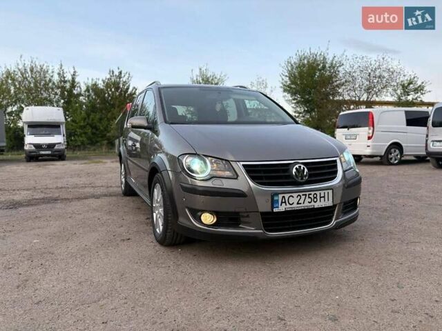 Серый Фольксваген Туран, объемом двигателя 1.39 л и пробегом 257 тыс. км за 7100 $, фото 6 на Automoto.ua