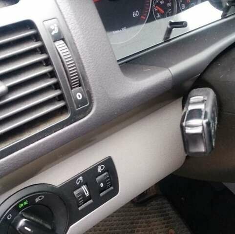 Серый Фольксваген Туран, объемом двигателя 1.9 л и пробегом 254 тыс. км за 3899 $, фото 2 на Automoto.ua