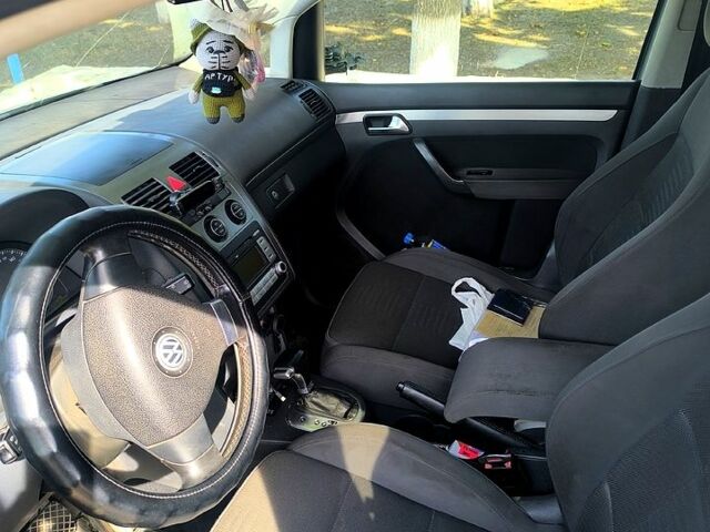 Сірий Фольксваген Туран, об'ємом двигуна 1.4 л та пробігом 208 тис. км за 4200 $, фото 7 на Automoto.ua