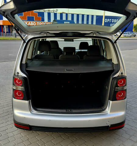 Сірий Фольксваген Туран, об'ємом двигуна 1.6 л та пробігом 218 тис. км за 8400 $, фото 40 на Automoto.ua