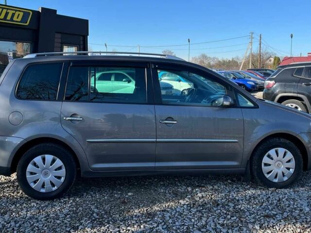 Серый Фольксваген Туран, объемом двигателя 1.4 л и пробегом 242 тыс. км за 7000 $, фото 7 на Automoto.ua