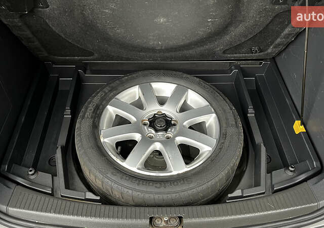 Сірий Фольксваген Туран, об'ємом двигуна 1.97 л та пробігом 302 тис. км за 8000 $, фото 12 на Automoto.ua