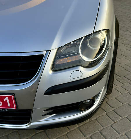 Сірий Фольксваген Туран, об'ємом двигуна 1.6 л та пробігом 218 тис. км за 8400 $, фото 18 на Automoto.ua