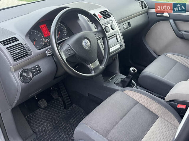 Сірий Фольксваген Туран, об'ємом двигуна 1.4 л та пробігом 48 тис. км за 8999 $, фото 43 на Automoto.ua