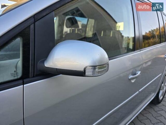 Серый Фольксваген Туран, объемом двигателя 1.6 л и пробегом 225 тыс. км за 6700 $, фото 22 на Automoto.ua