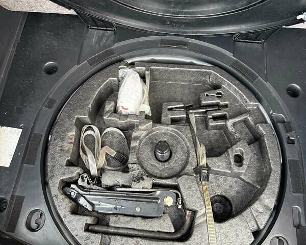 Сірий Фольксваген Туран, об'ємом двигуна 1.9 л та пробігом 226 тис. км за 7900 $, фото 30 на Automoto.ua