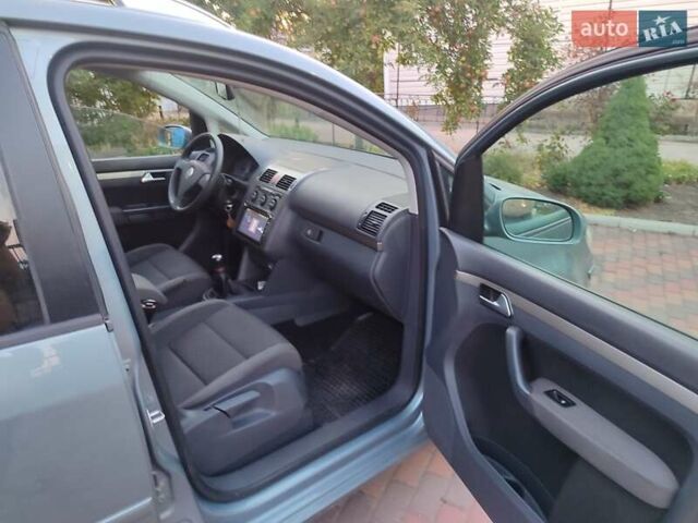 Сірий Фольксваген Туран, об'ємом двигуна 1.4 л та пробігом 246 тис. км за 6900 $, фото 1 на Automoto.ua