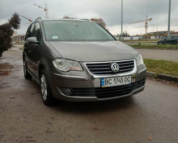 Серый Фольксваген Туран, объемом двигателя 1.4 л и пробегом 217 тыс. км за 7200 $, фото 9 на Automoto.ua