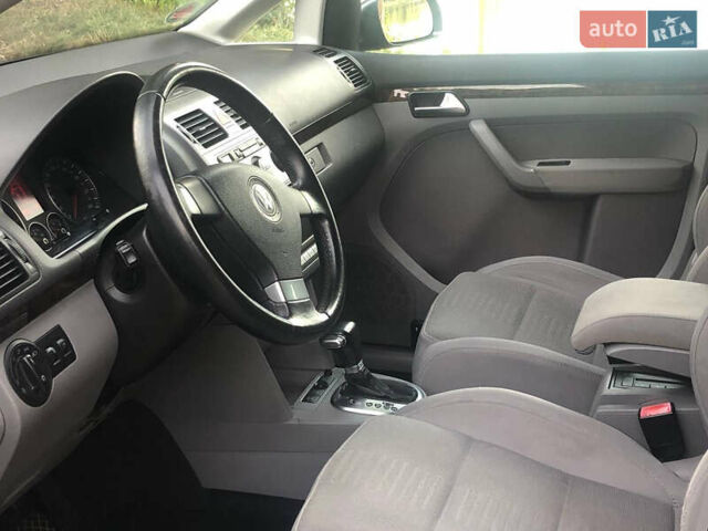 Сірий Фольксваген Туран, об'ємом двигуна 2 л та пробігом 254 тис. км за 6700 $, фото 25 на Automoto.ua