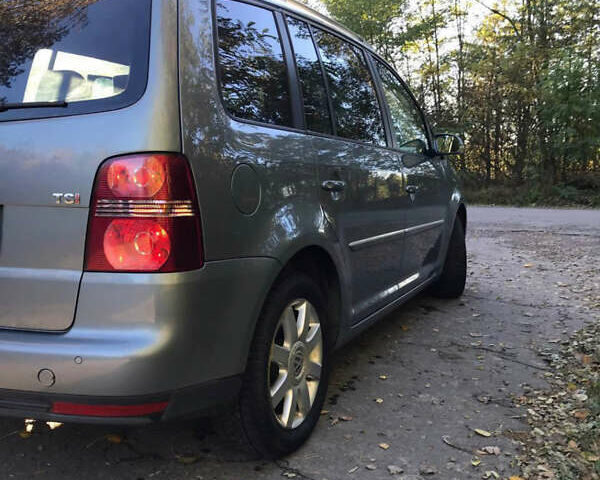 Серый Фольксваген Туран, объемом двигателя 1.4 л и пробегом 268 тыс. км за 6200 $, фото 5 на Automoto.ua