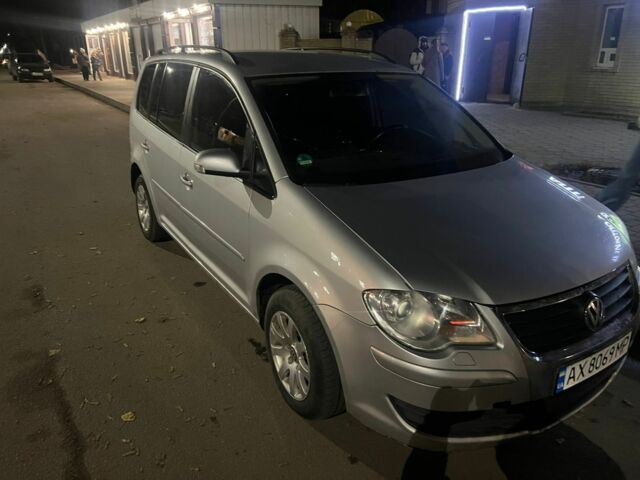 Серый Фольксваген Туран, объемом двигателя 1.9 л и пробегом 360 тыс. км за 6500 $, фото 1 на Automoto.ua