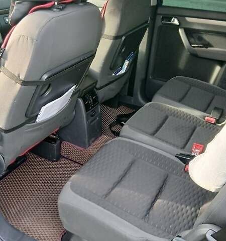 Серый Фольксваген Туран, объемом двигателя 1.4 л и пробегом 277 тыс. км за 6300 $, фото 10 на Automoto.ua